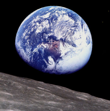 Die Erde vom Mond aus